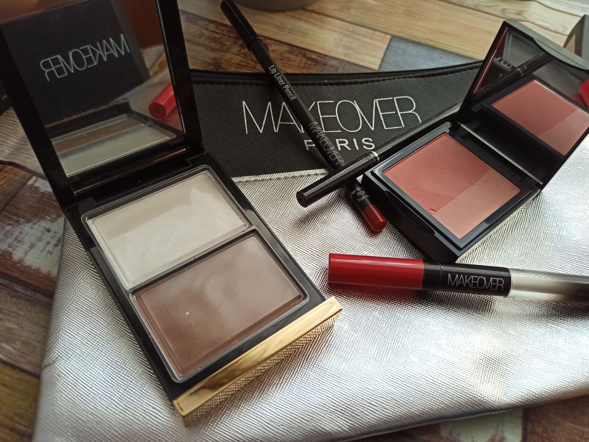 Produse Makeover Paris pentru un machiaj reușit - Porția de citit